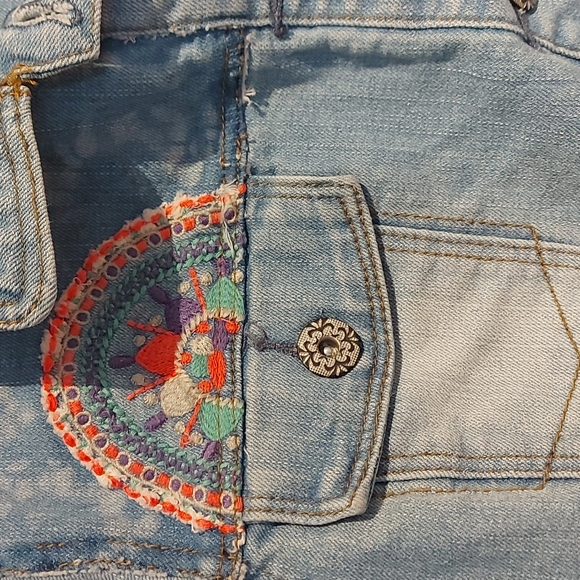 Jeans jacket - Picture 2 of 3